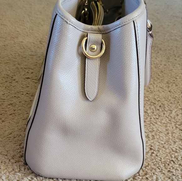 Coach Handbag Authentic Very Nice Condition - Picture 5 of 10